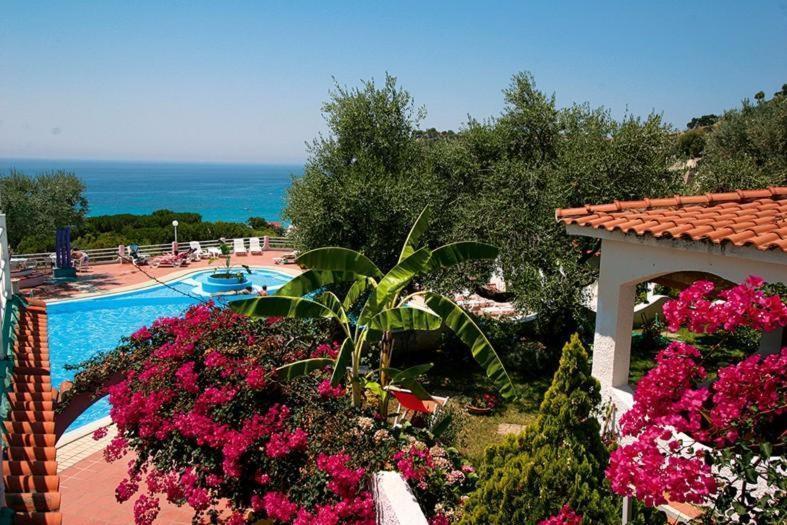 Residence Villaggio Smedile Capo Vaticano Exterior foto